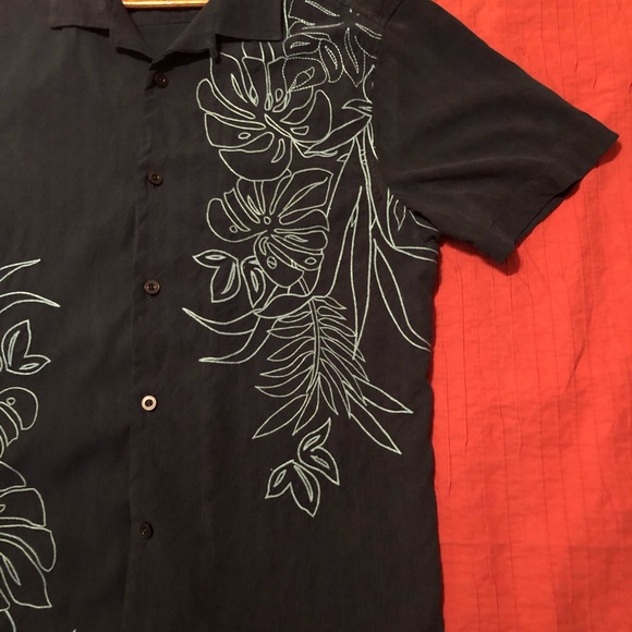 TOMMY BAHAMA SHORT SLEEVE EMBROIDERED SHIRT - Picture 3 of 15